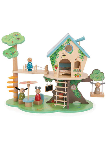 THE BIG FAMILY WOODEN TREE HOUSE